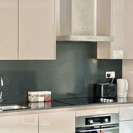 Kensington House By Solitaire Suites Slough Bagian luar foto